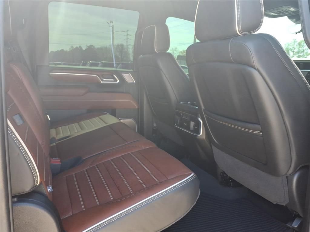 Used 2025 GMC Sierra 2500 Denali Ultimate image 14