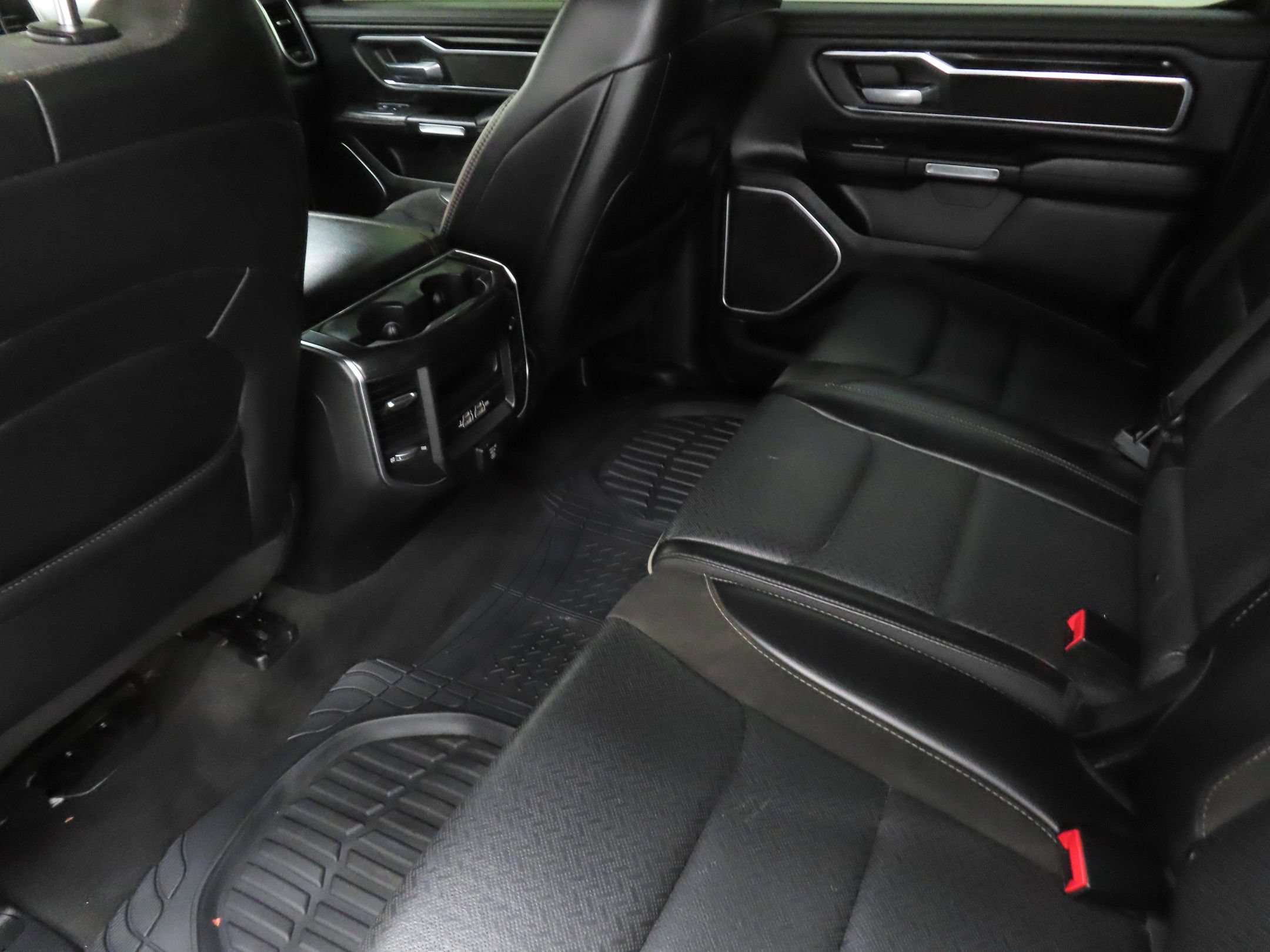 Used 2019 RAM 1500 Laramie w/ Sport Appearance Package AWD/4WD image 21