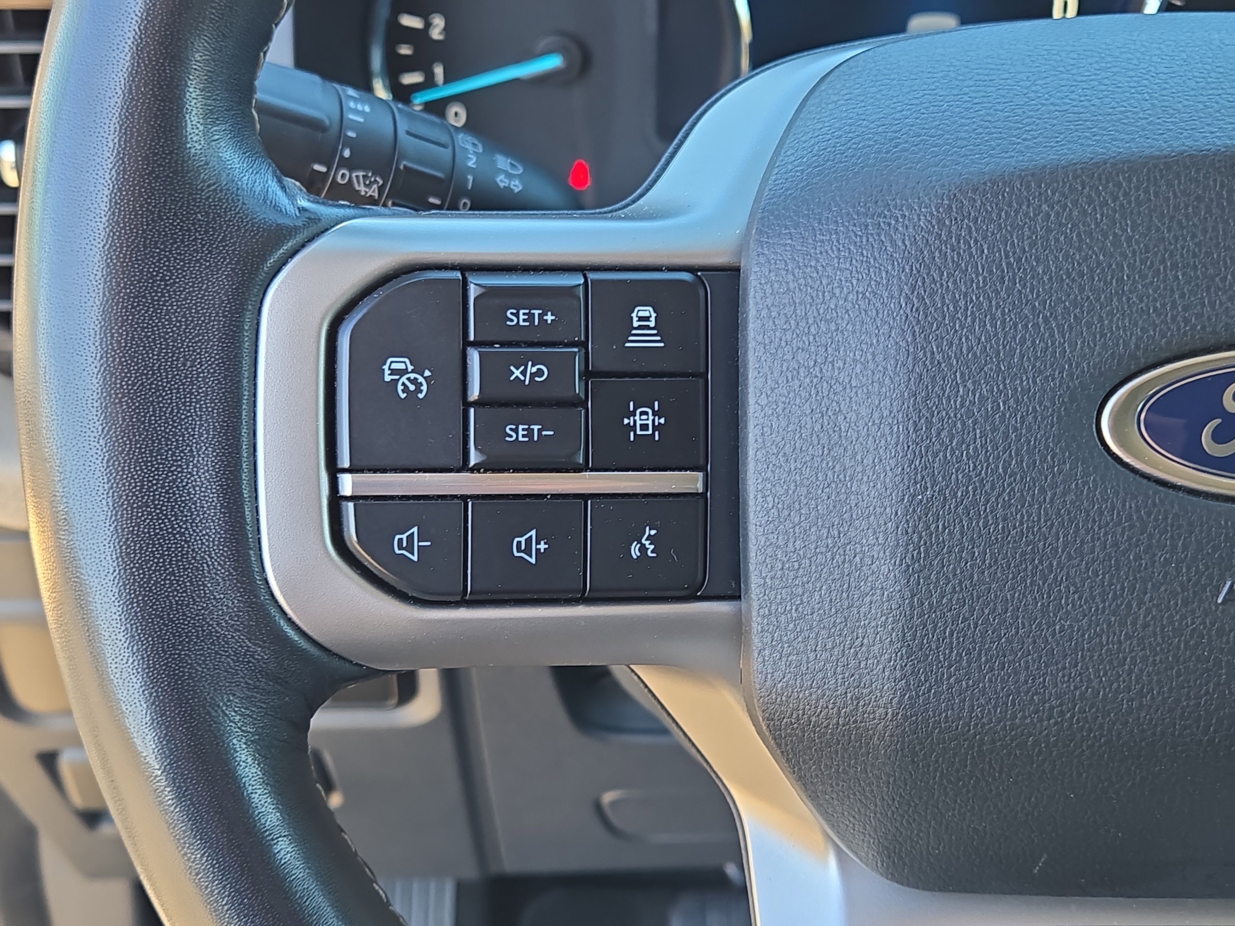 Certified 2024 Ford Expedition Limited image 28