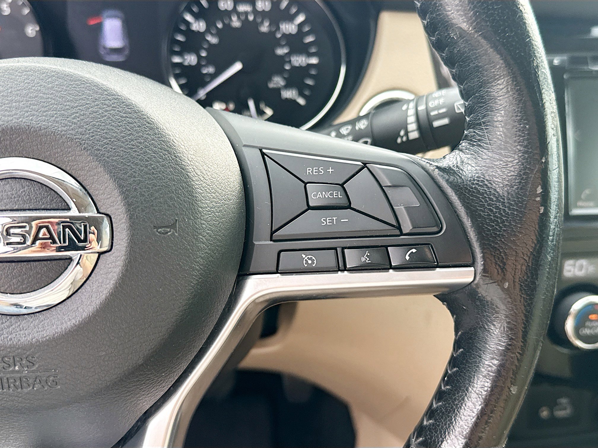 Used 2020 Nissan Rogue SV image 36