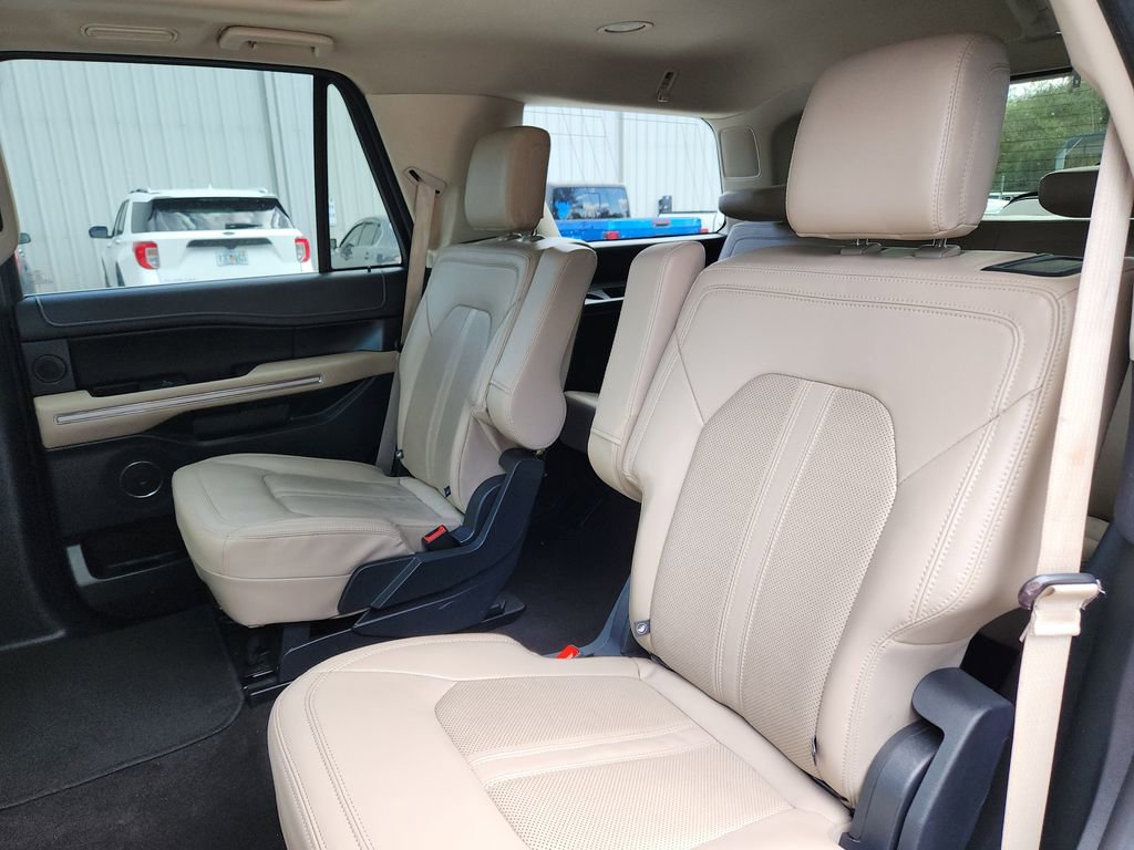 Used 2023 Ford Expedition Limited image 18