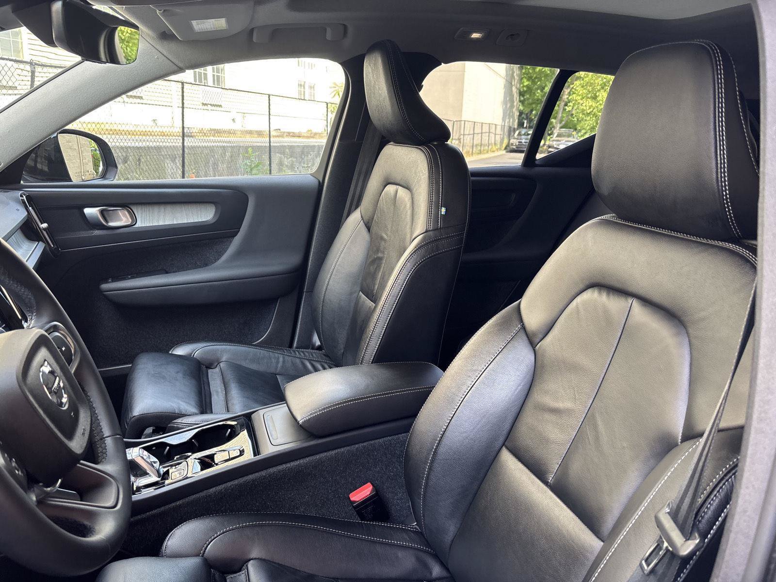 Used 2023 Volvo XC40 B5 Plus w/ Climate Package AWD/4WD image 10