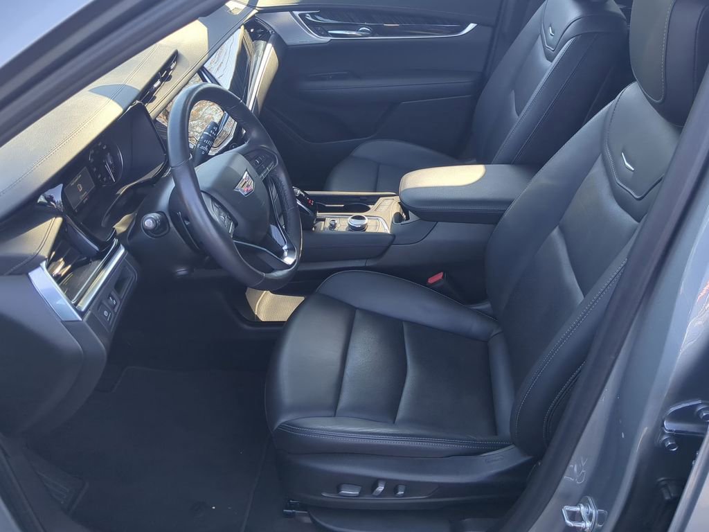 Used 2025 Cadillac XT6 Premium Luxury image 20