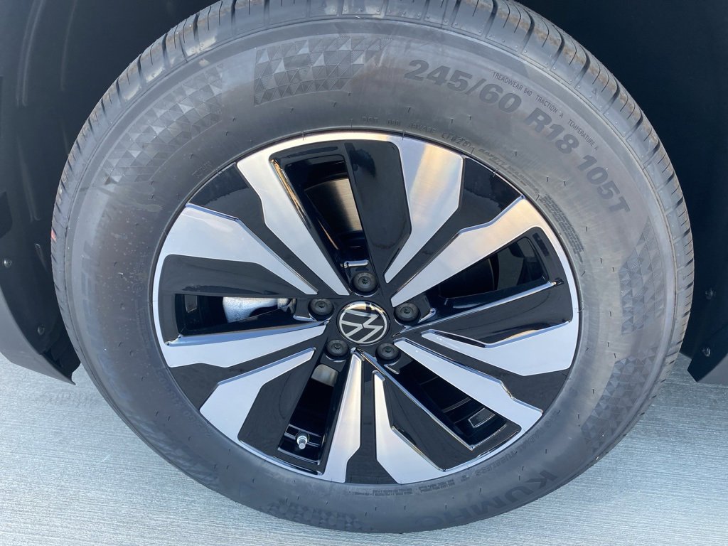 New 2025 Volkswagen Atlas Cross Sport SE image 29