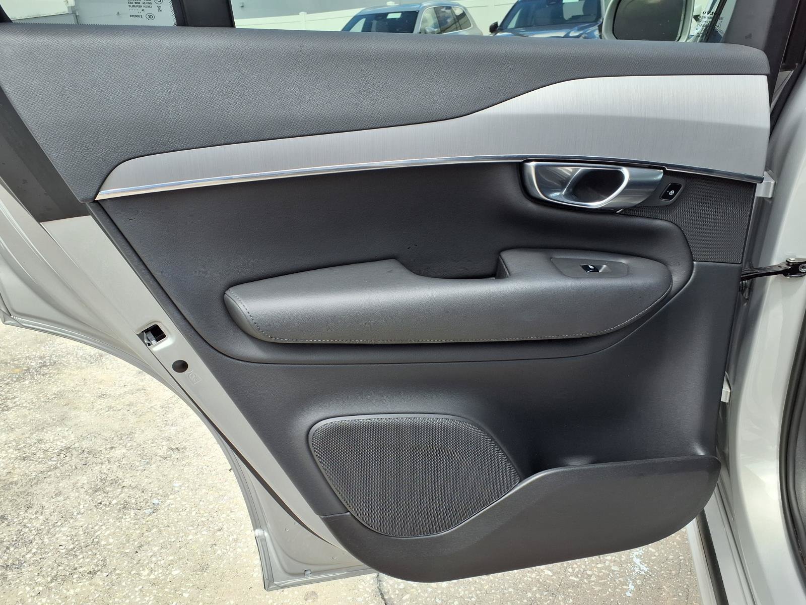Certified 2025 Volvo XC90 B5 Core AWD/4WD image 19