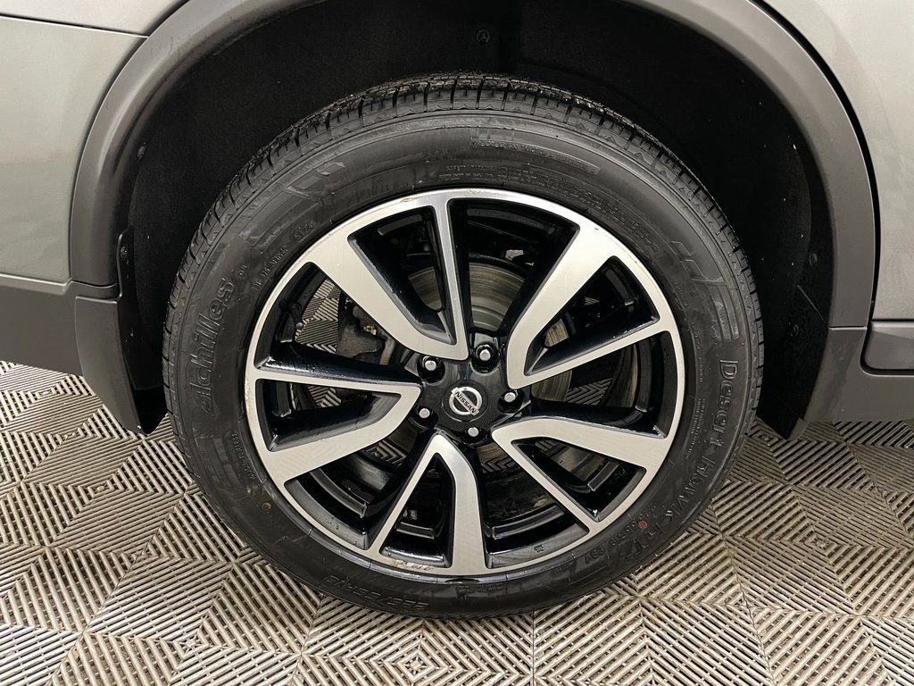 Used 2020 Nissan Rogue SL w/ Premium Package image 50