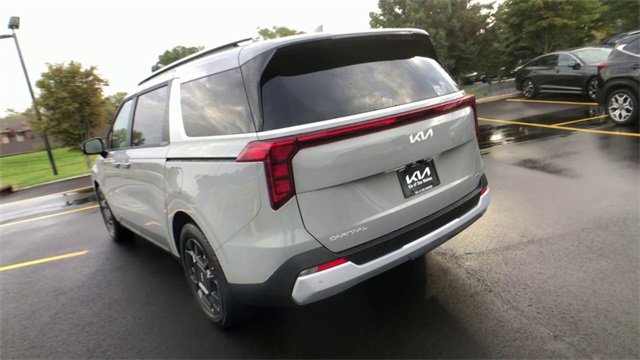 New 2026 Kia Carnival EX image 9