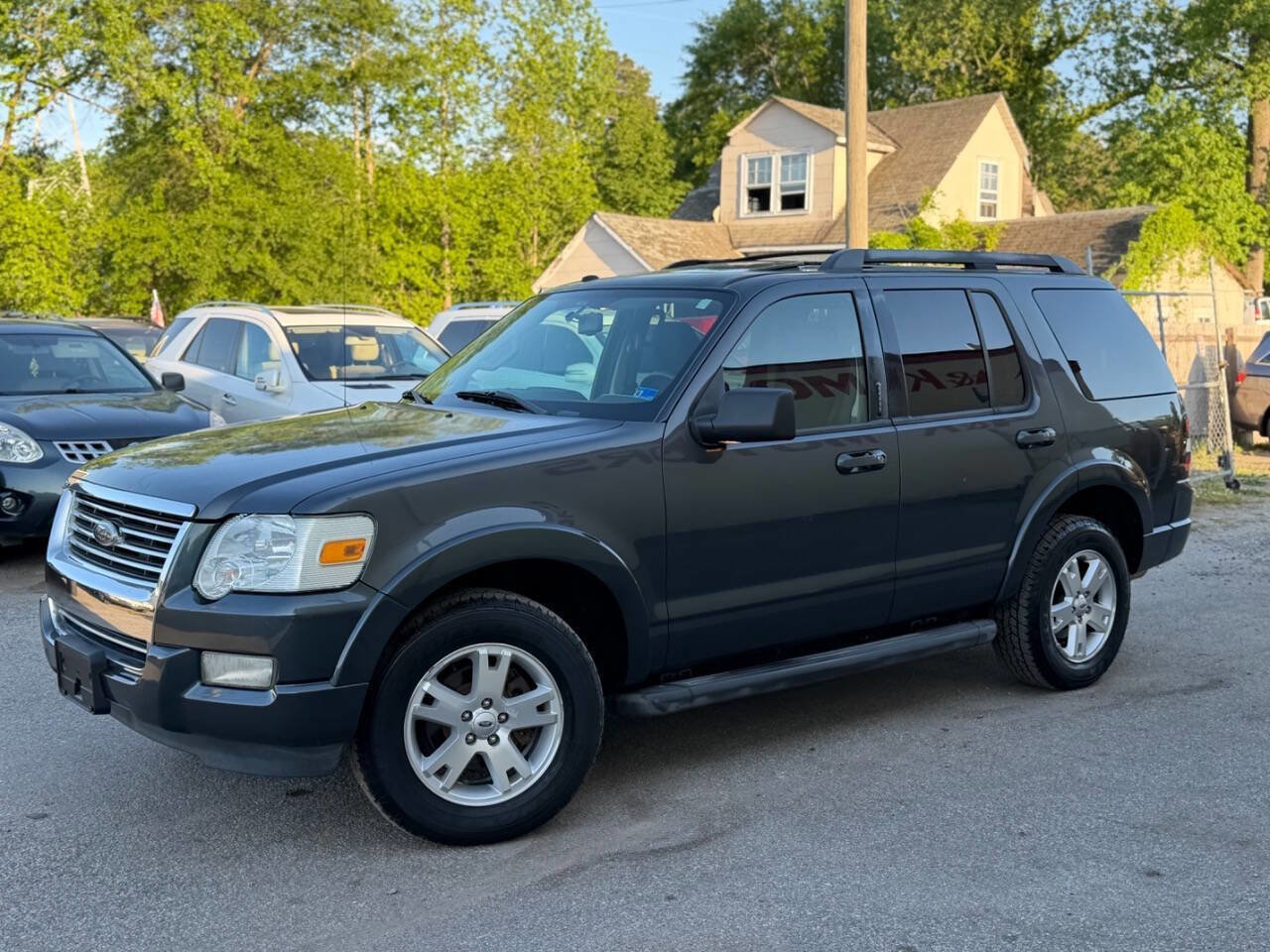 Used 2010 Ford Explorer XLT RWD image 2