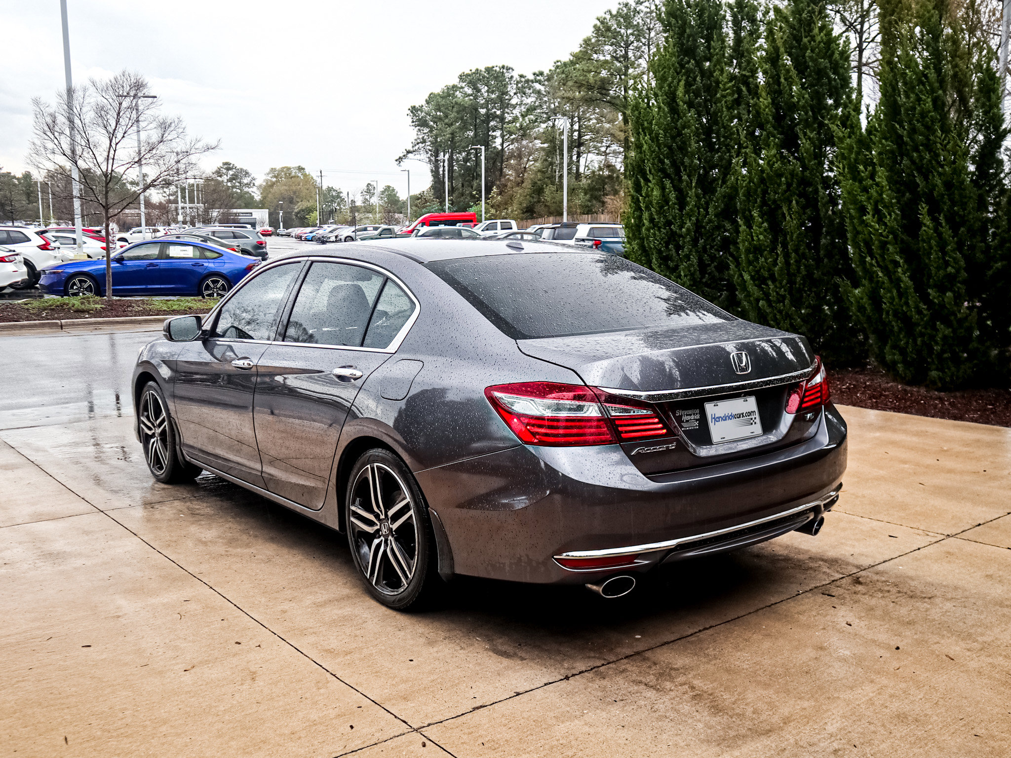 Used 2017 Honda Accord EX-L image 9
