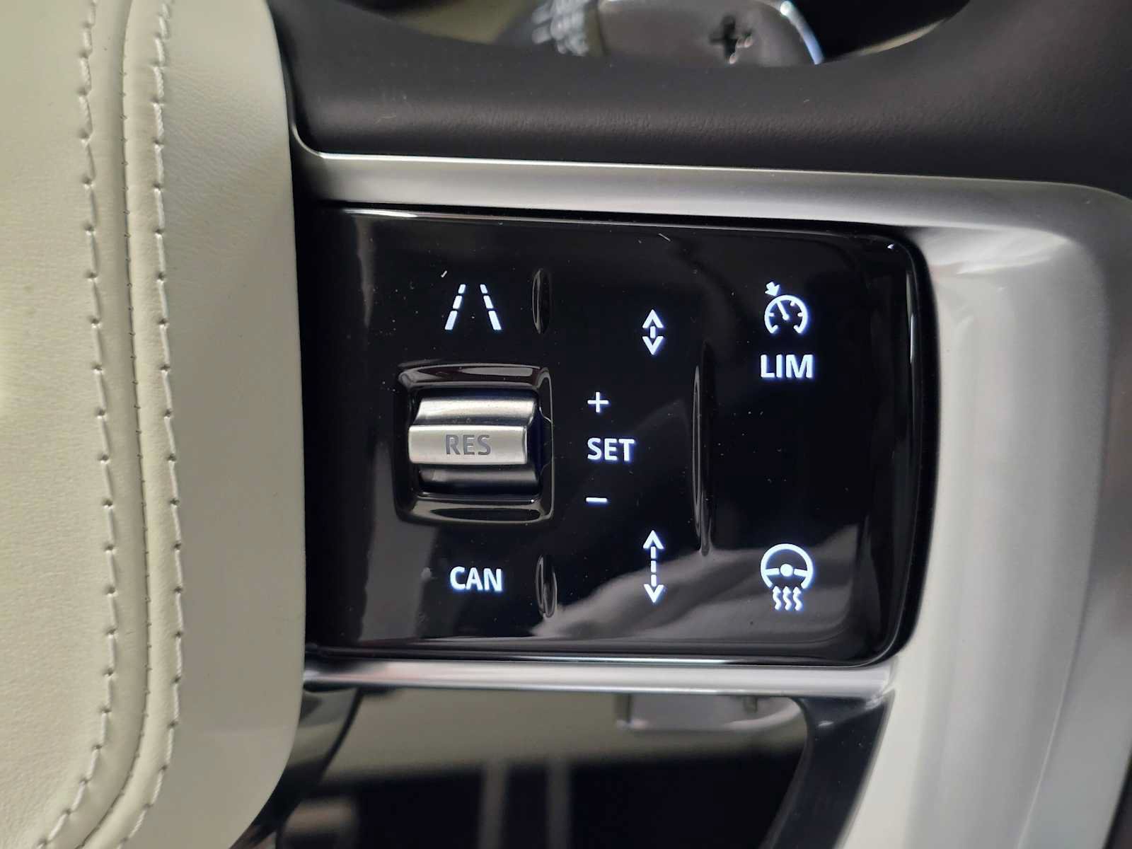 New 2026 Land Rover Range Rover SE AWD/4WD image 32