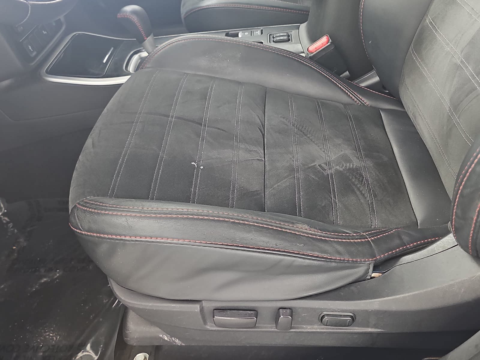 Used 2020 Mitsubishi Outlander SE FWD image 26