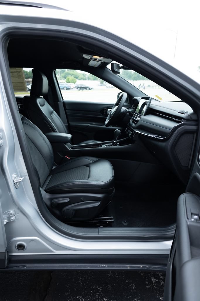 Used 2026 Jeep Compass Latitude w/ Quick Order Package 29K AWD/4WD image 20