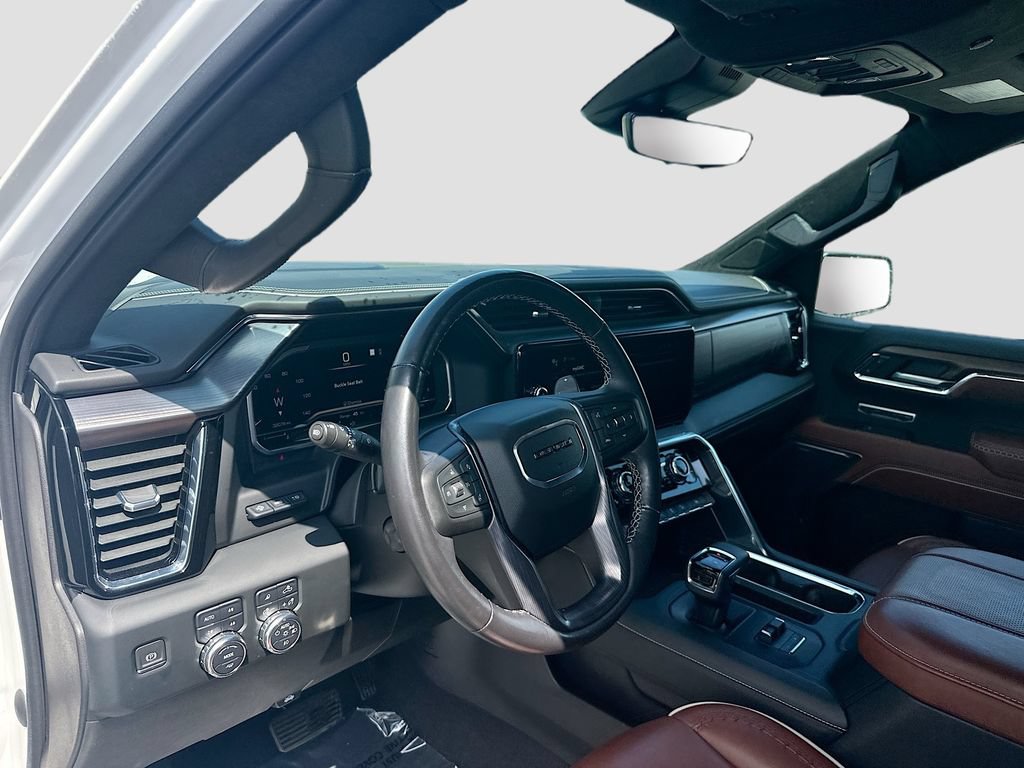 Used 2023 GMC Sierra 1500 Denali Ultimate AWD/4WD image 9