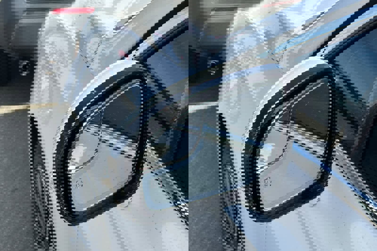 Used 2017 Ford Fusion SE w/ Fusion SE Technology Package image 19