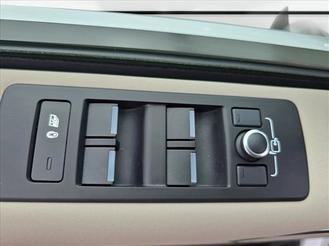 Used 2018 Land Rover Discovery HSE AWD/4WD image 28