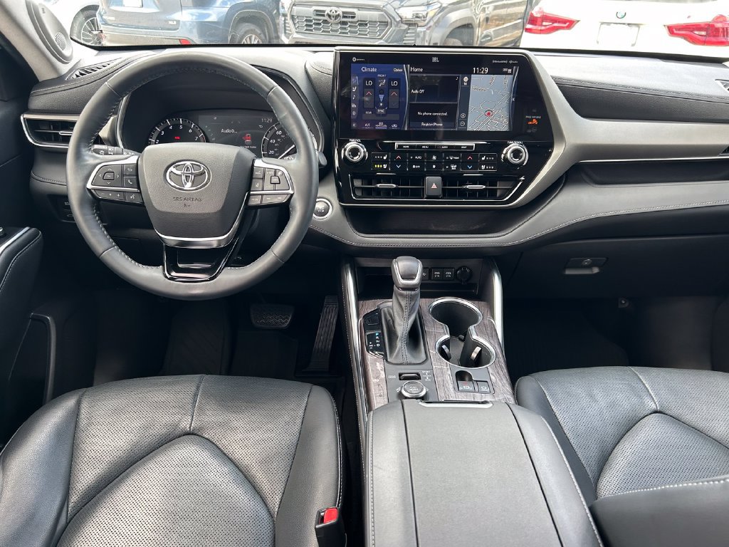 Used 2021 Toyota Highlander Limited AWD/4WD image 19