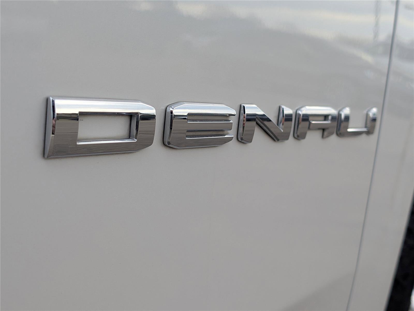 Used 2022 GMC Yukon Denali image 40