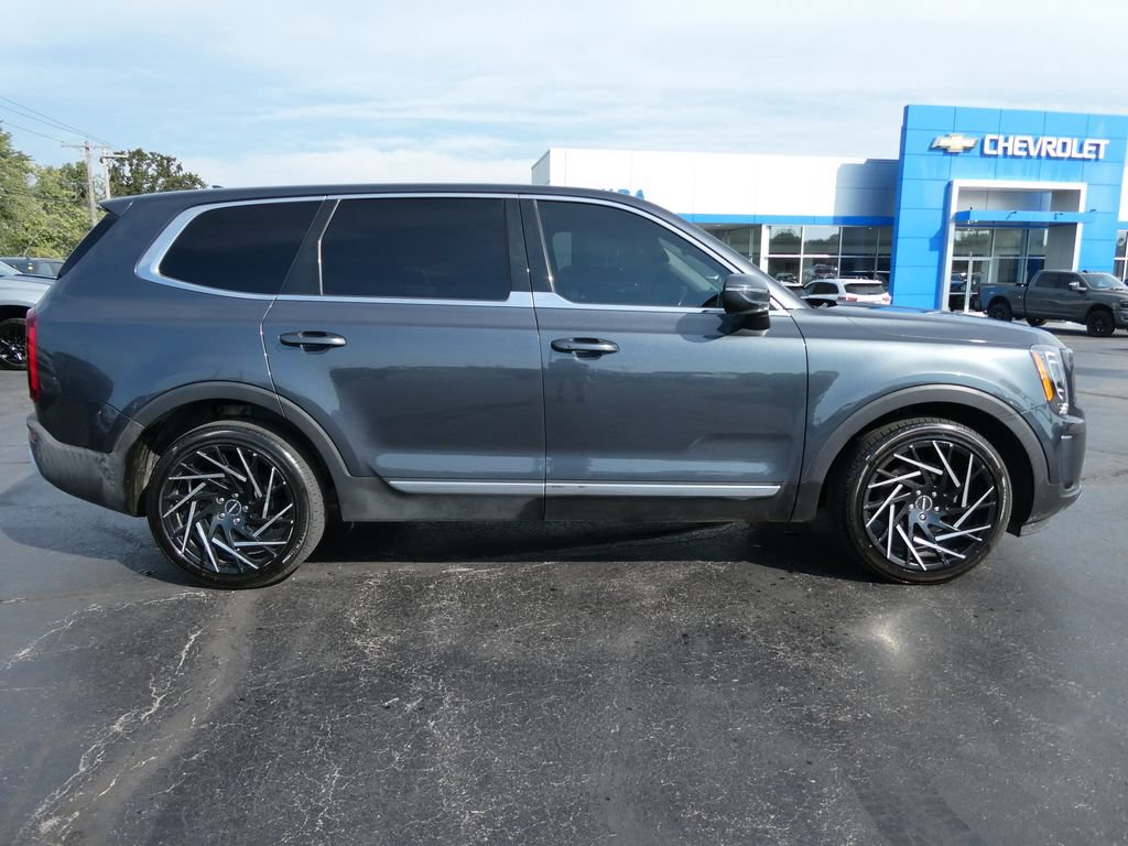 Used 2020 Kia Telluride LX AWD/4WD image 4