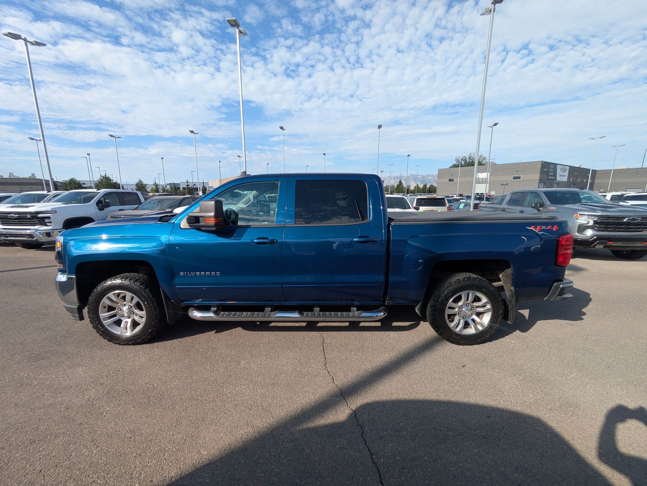 Used 2018 Chevrolet Silverado 1500 LT w/ LT Fleet Convenience Package AWD/4WD image 7