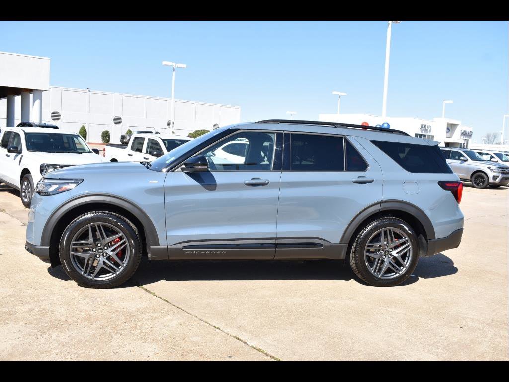 New 2025 Ford Explorer ST-Line w/ Premium Package image 2