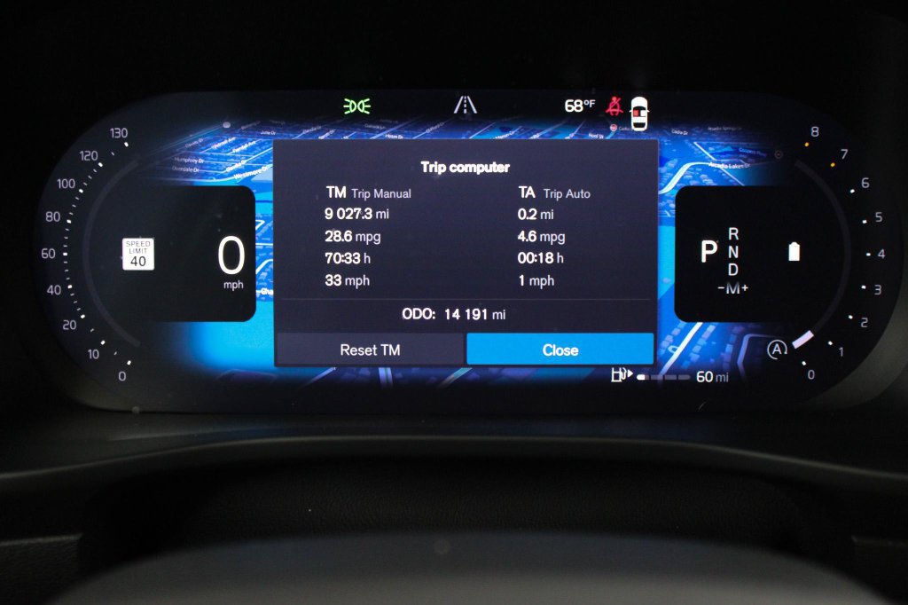 Used 2025 Volvo XC40 B5 Ultra AWD/4WD image 34