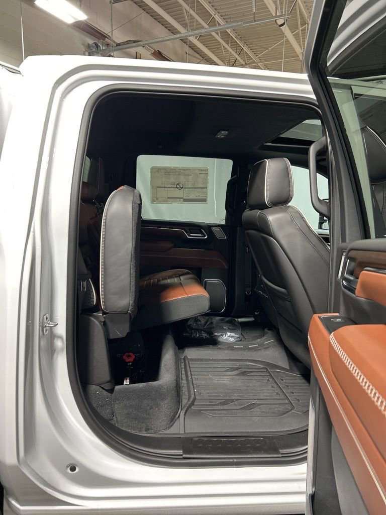 New 2025 GMC Sierra 2500 Denali Ultimate w/ Max Trailering Package image 14