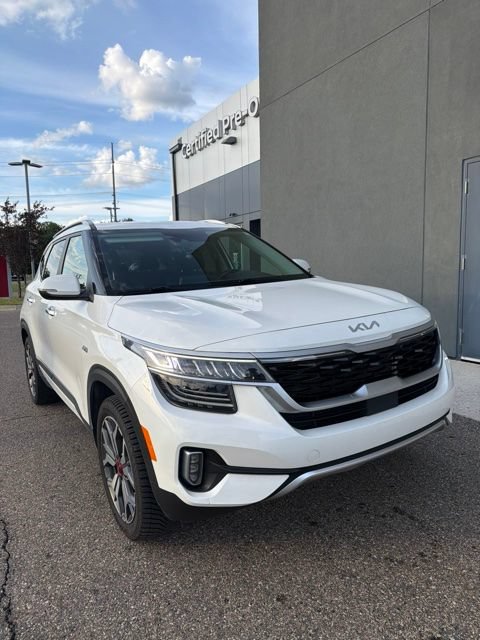 Used 2022 Kia Seltos SX w/ Sunroof Package AWD/4WD image 3
