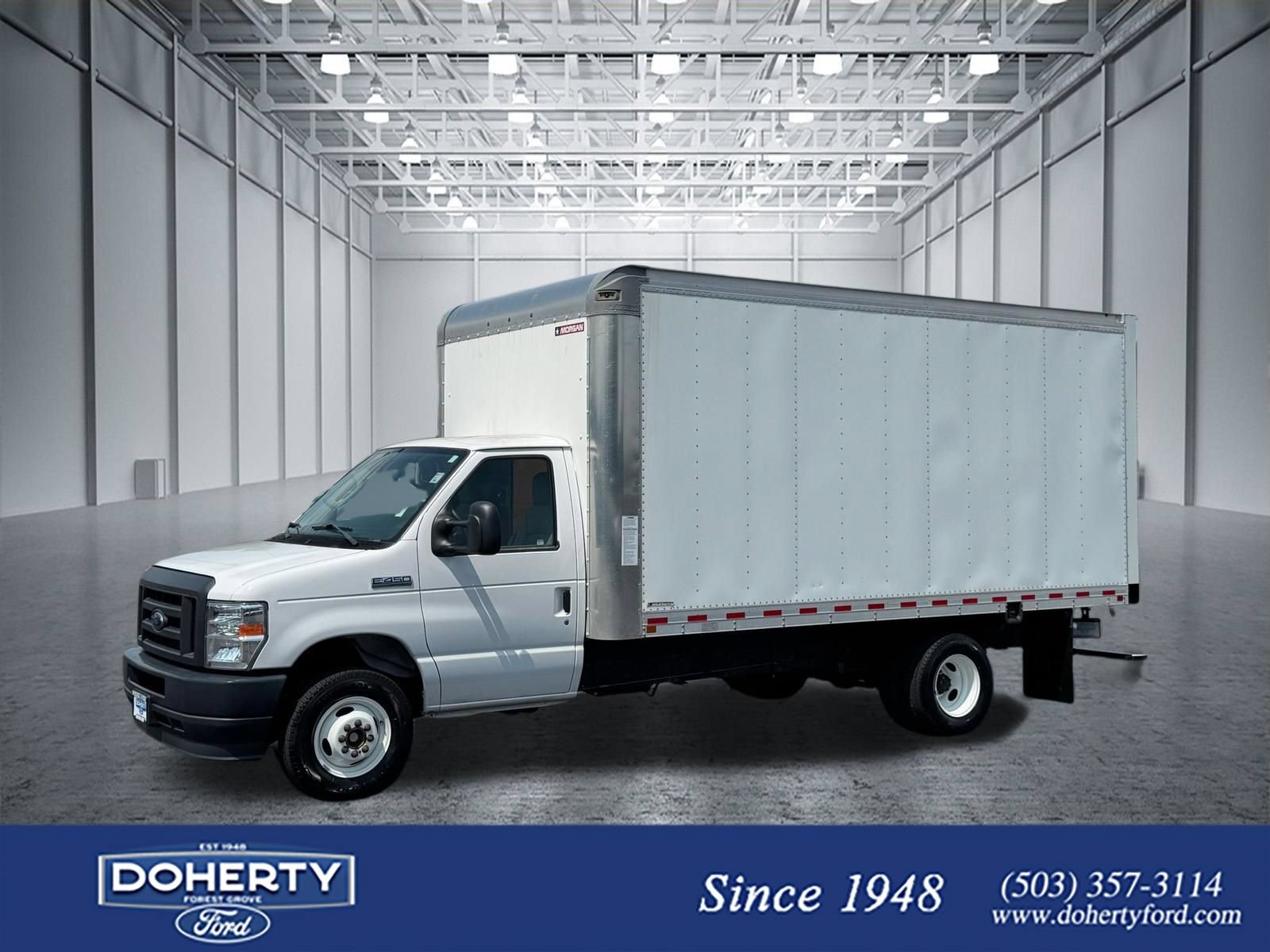 Used 2023 Ford E-450 and Econoline 450 Super Duty w/ Power Windows & Locks Group RWD image 1