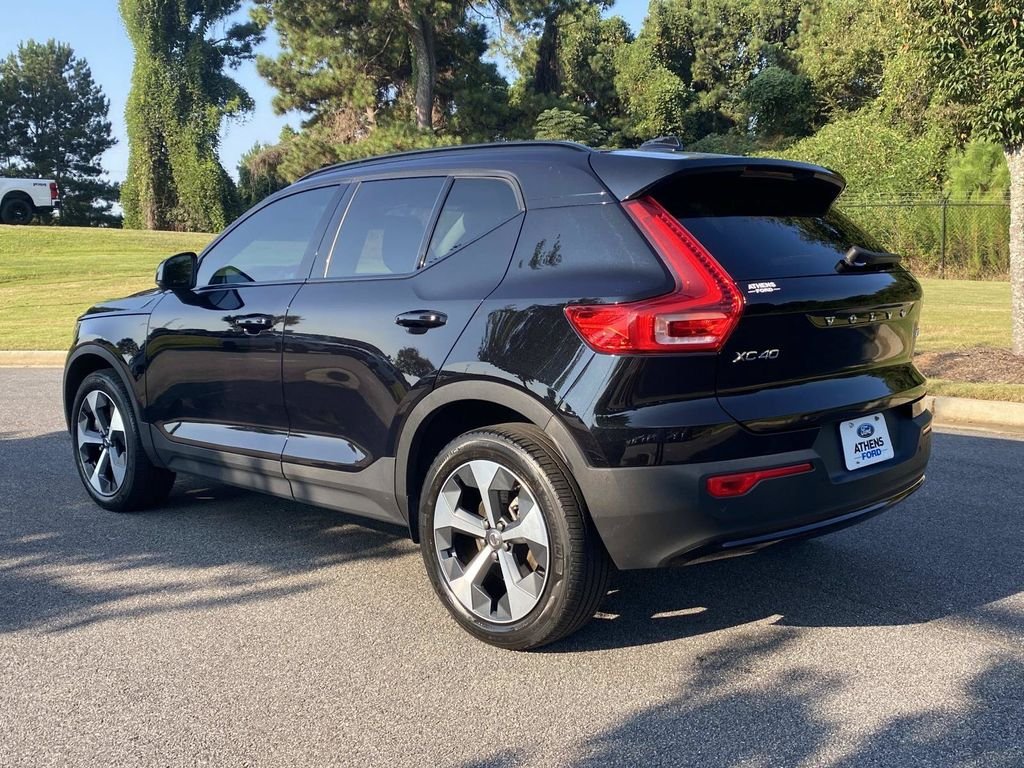Used 2024 Volvo XC40 B5 Plus AWD/4WD image 9