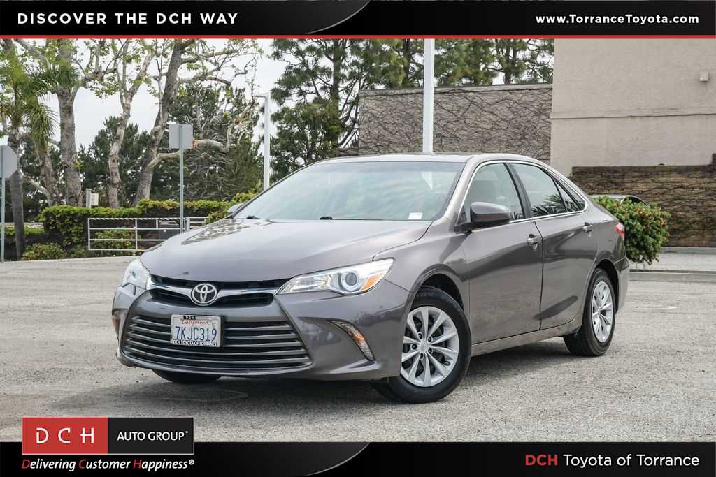 Used 2015 Toyota Camry LE FWD image 1