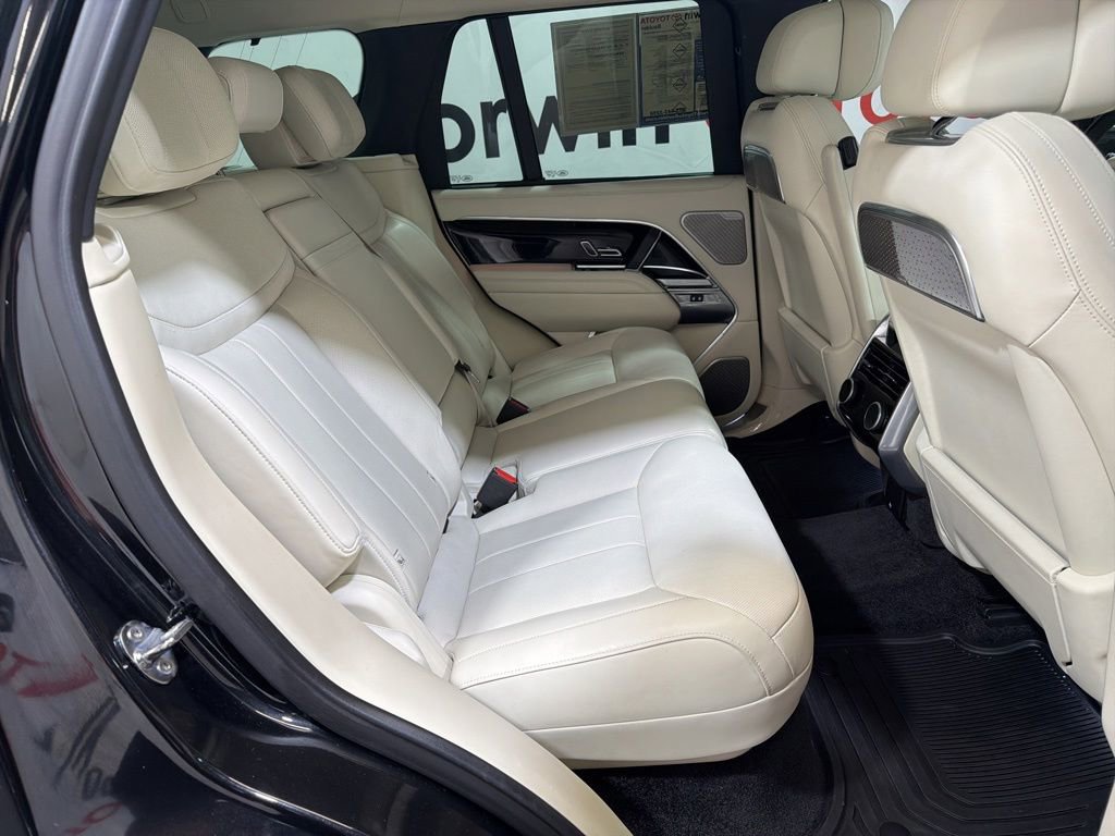 Used 2025 Land Rover Range Rover Autobiography AWD/4WD image 15