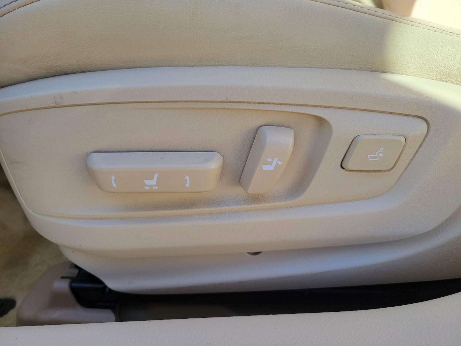 Used 2013 Lexus ES 350 w/ Luxury Pkg image 9