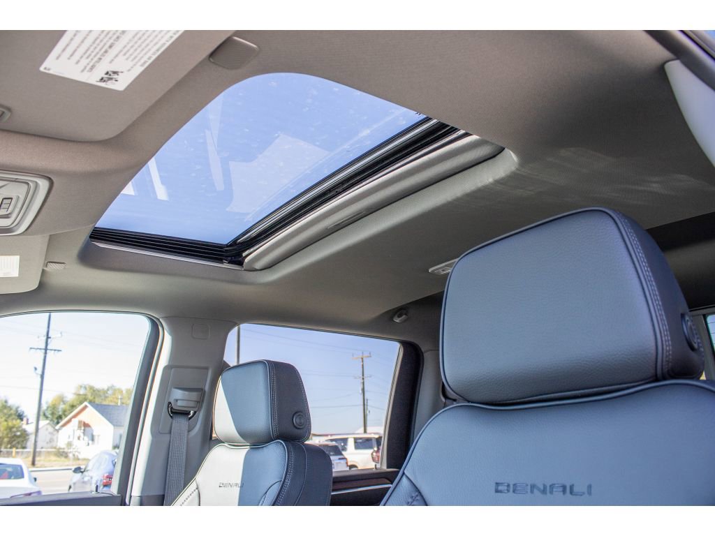New 2026 GMC Sierra 3500 Denali w/ Denali Reserve Package image 18