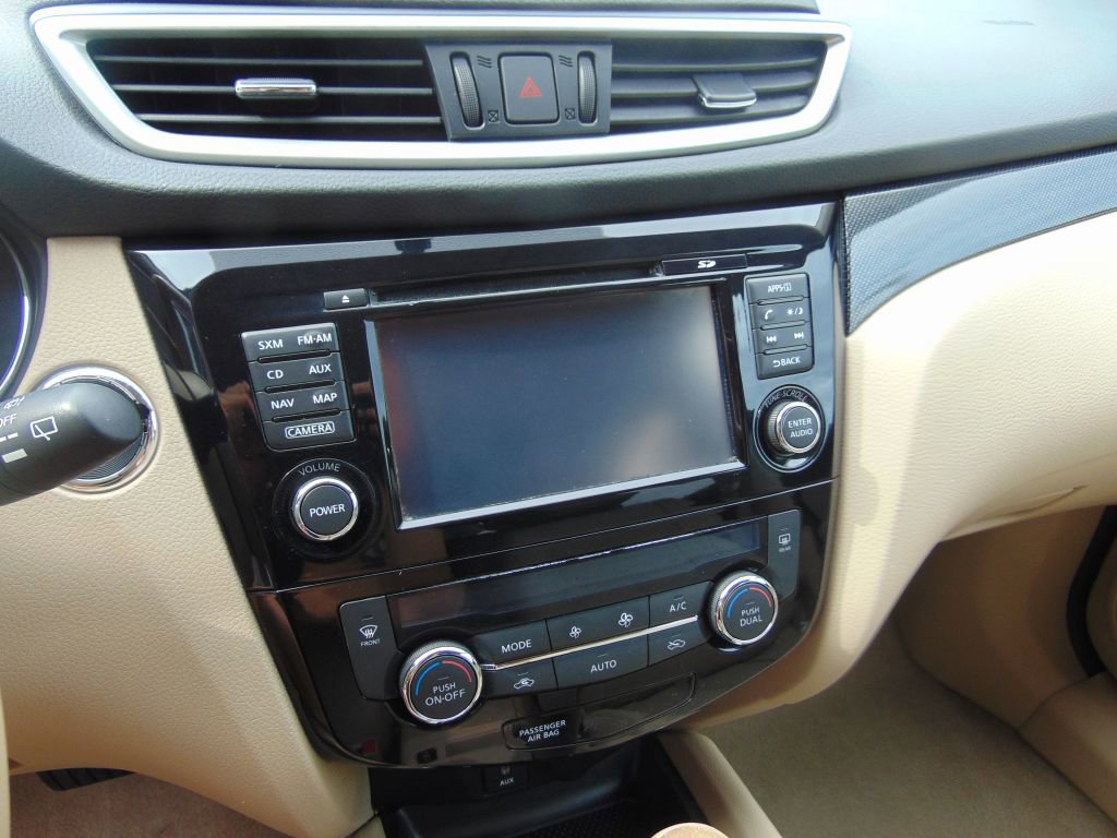 Used 2015 Nissan Rogue SL image 23