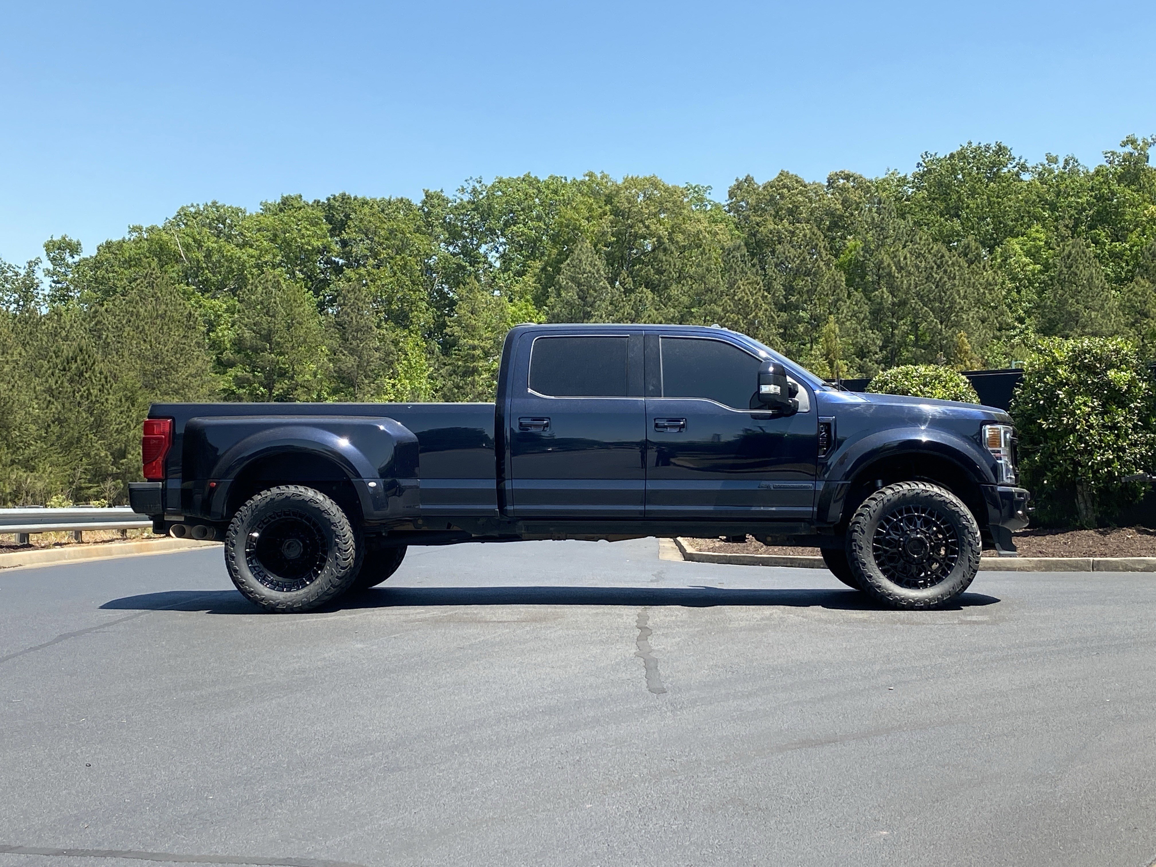 Used 2022 Ford F450 Platinum w/ FX4 Off-Road Package AWD/4WD image 33