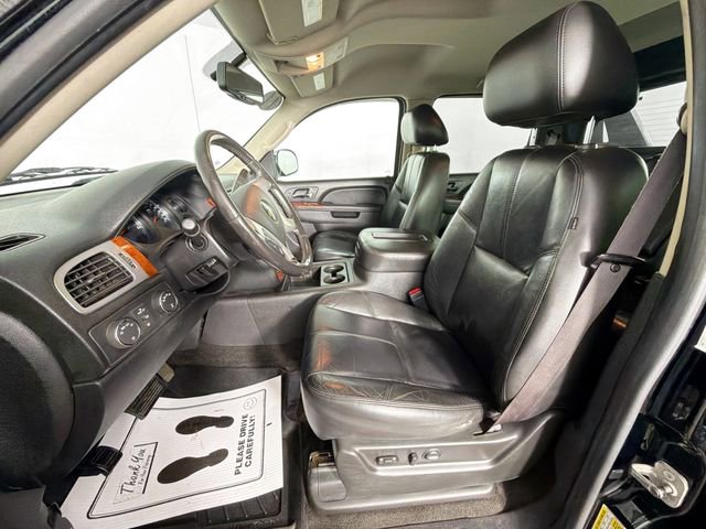 Used 2011 Chevrolet Avalanche LT w/ Luxury Package AWD/4WD image 19