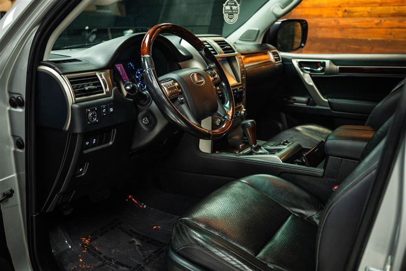 Used 2017 Lexus GX 460 Premium AWD/4WD image 8