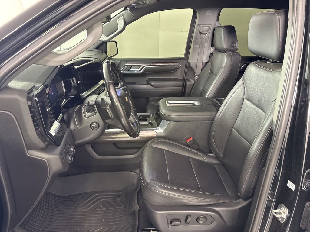 Used 2022 Chevrolet Silverado 1500 LTZ image 34