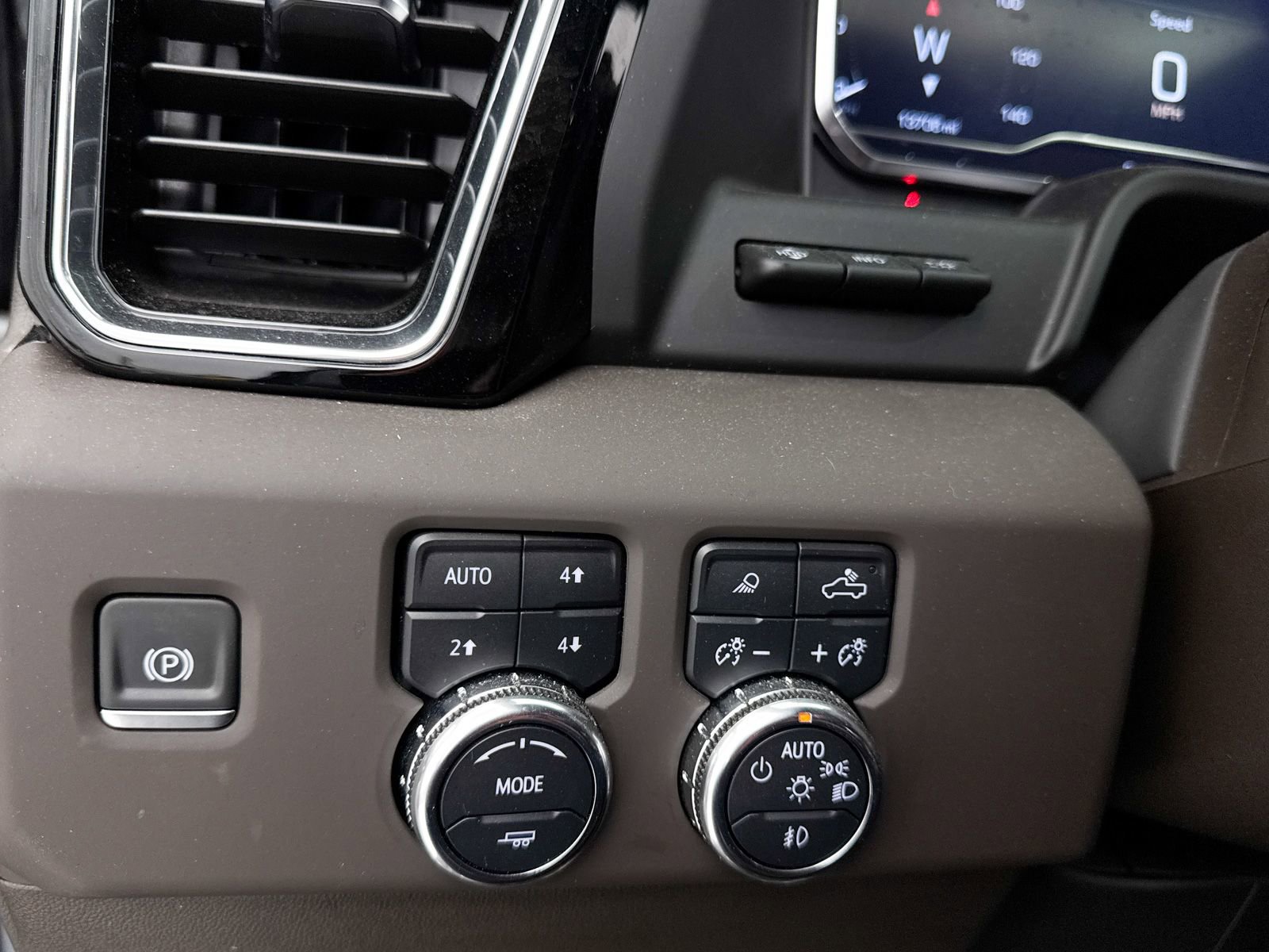 Used 2025 GMC Sierra 1500 Denali image 10