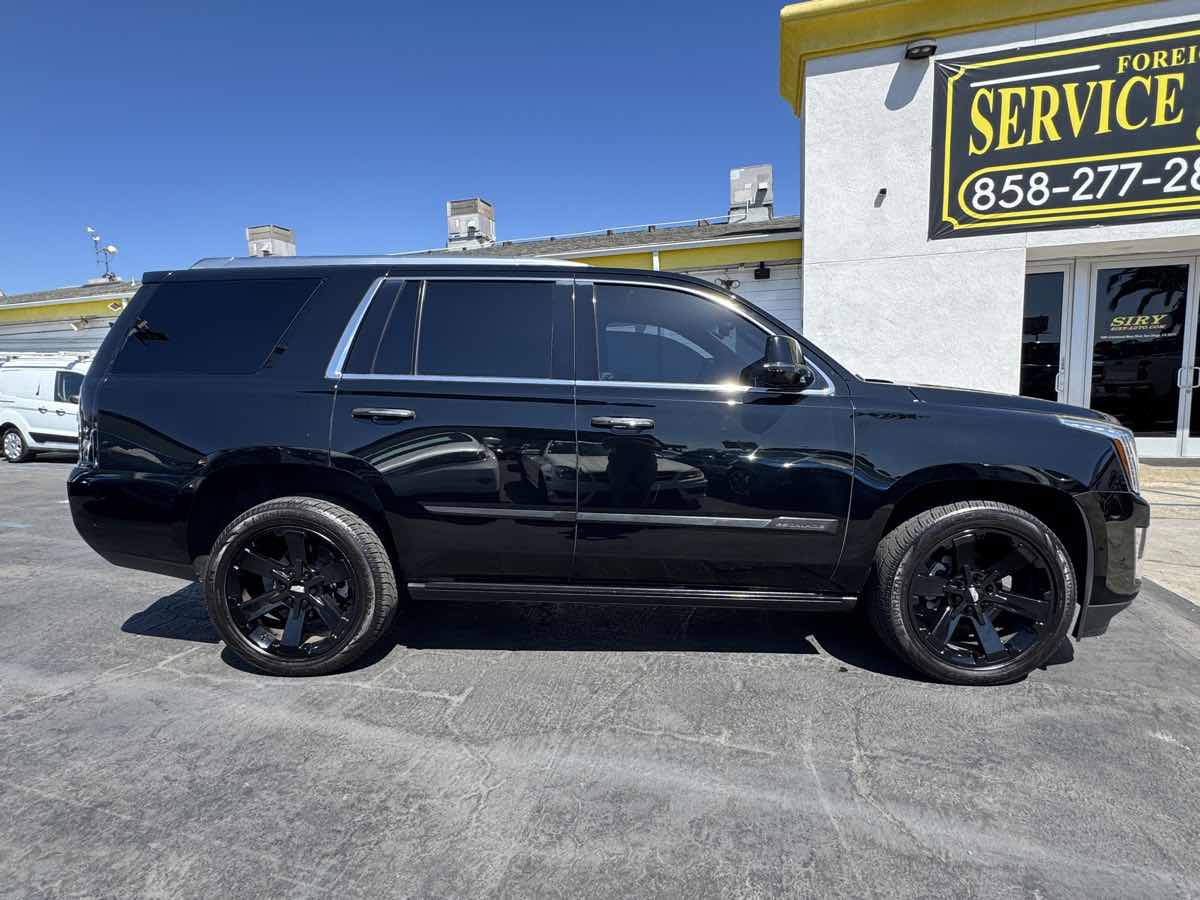 Used 2018 Cadillac Escalade Platinum AWD/4WD image 7