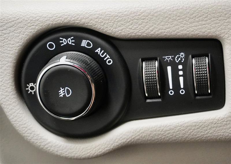 Used 2017 Chrysler Pacifica Touring-L Plus FWD image 29