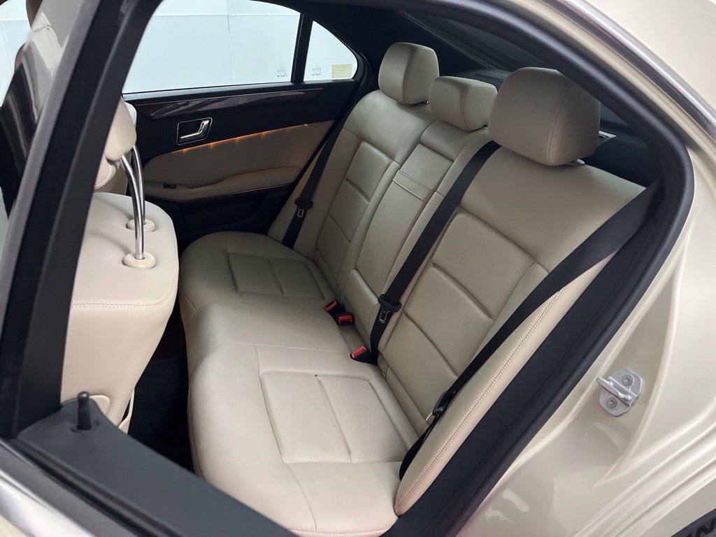 Used 2010 Mercedes-Benz E 350 Sedan image 19