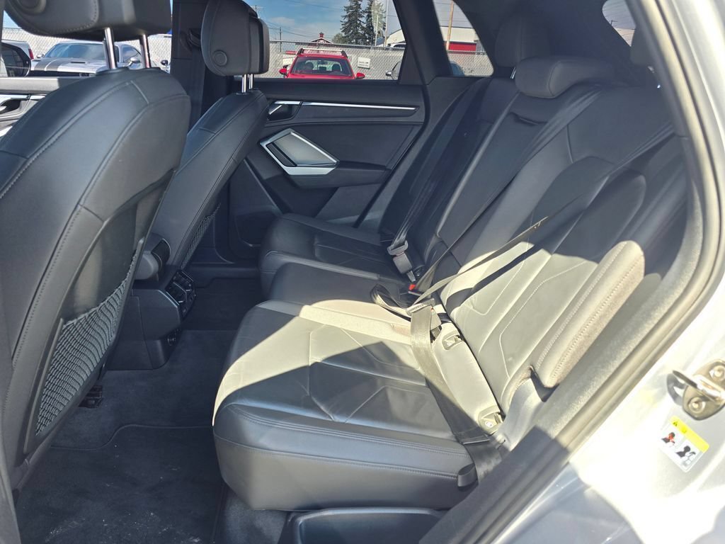 Used 2020 Audi Q3 2.0T Premium Plus w/ Premium Plus Package AWD/4WD image 19