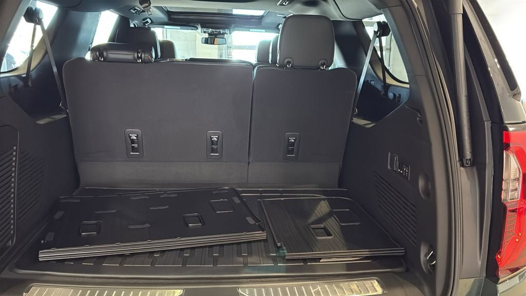 New 2026 GMC Yukon XL AT4 w/ AT4 Preferred Package AWD/4WD image 18