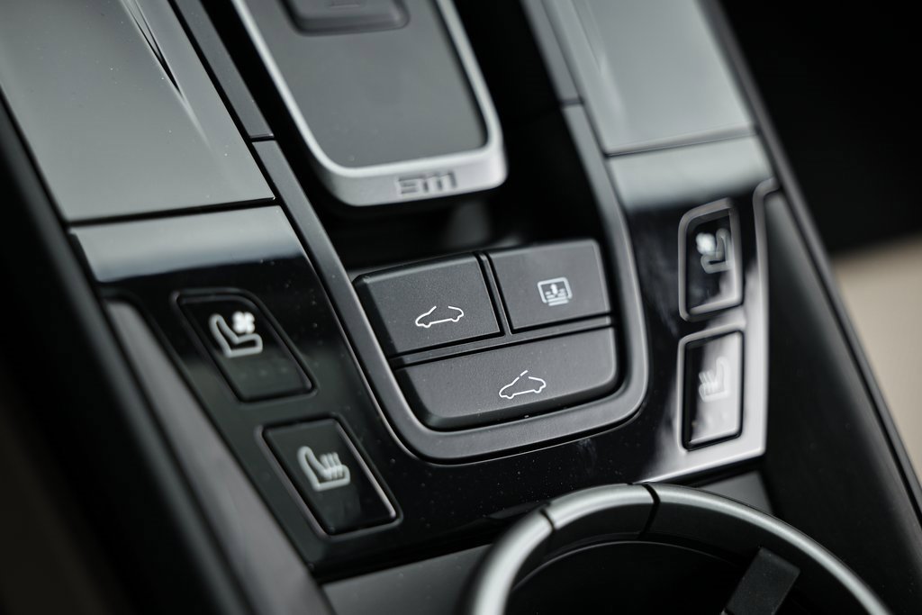 Certified 2025 Porsche 911 Carrera 4 GTS image 41