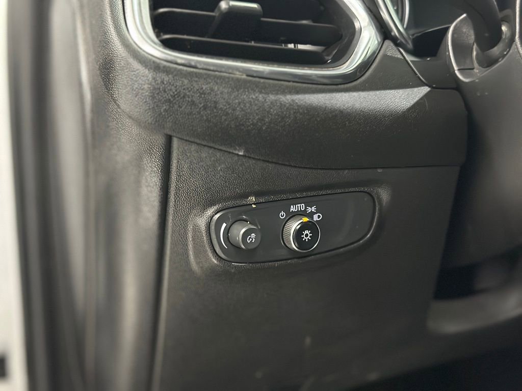 Used 2022 Chevrolet Equinox LT FWD image 16