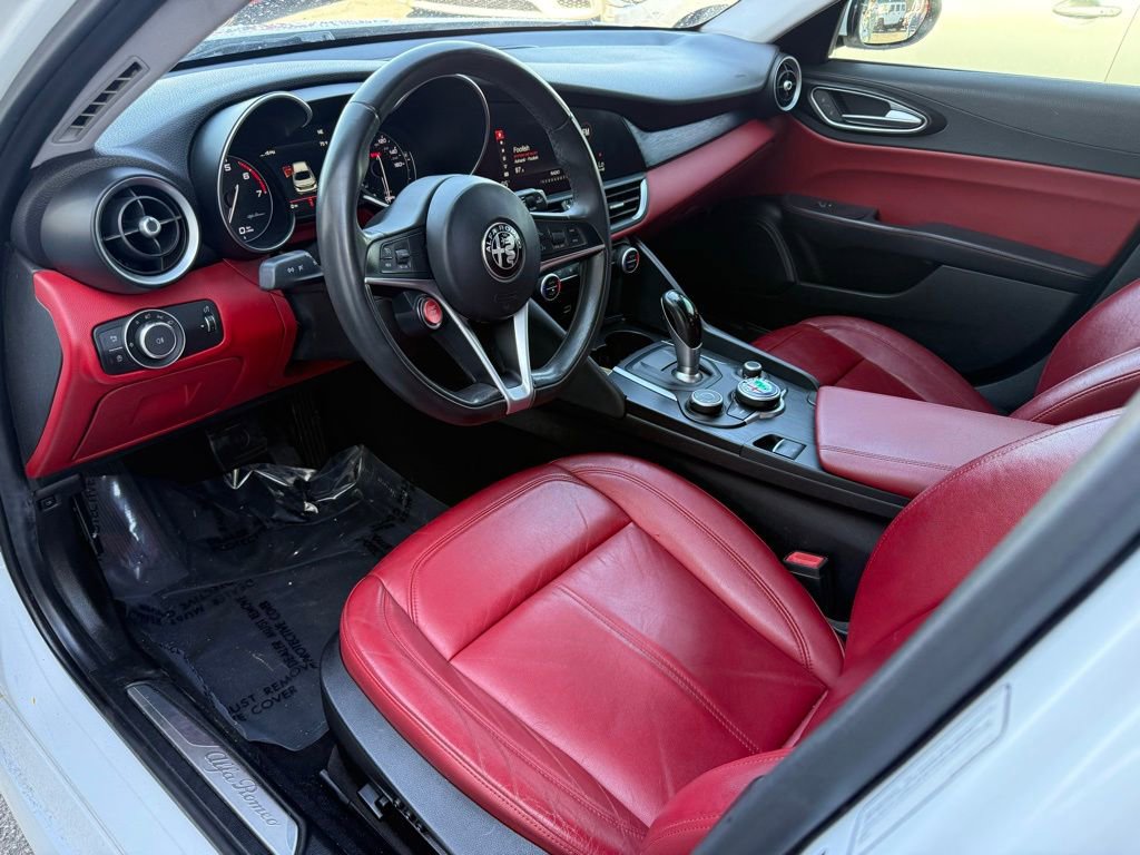 Used 2017 Alfa Romeo Giulia RWD image 8