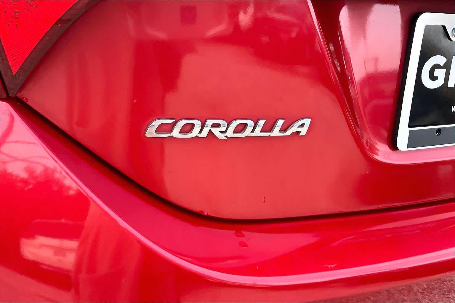 Used 2015 Toyota Corolla S w/ Driver Convenience Package FWD image 30