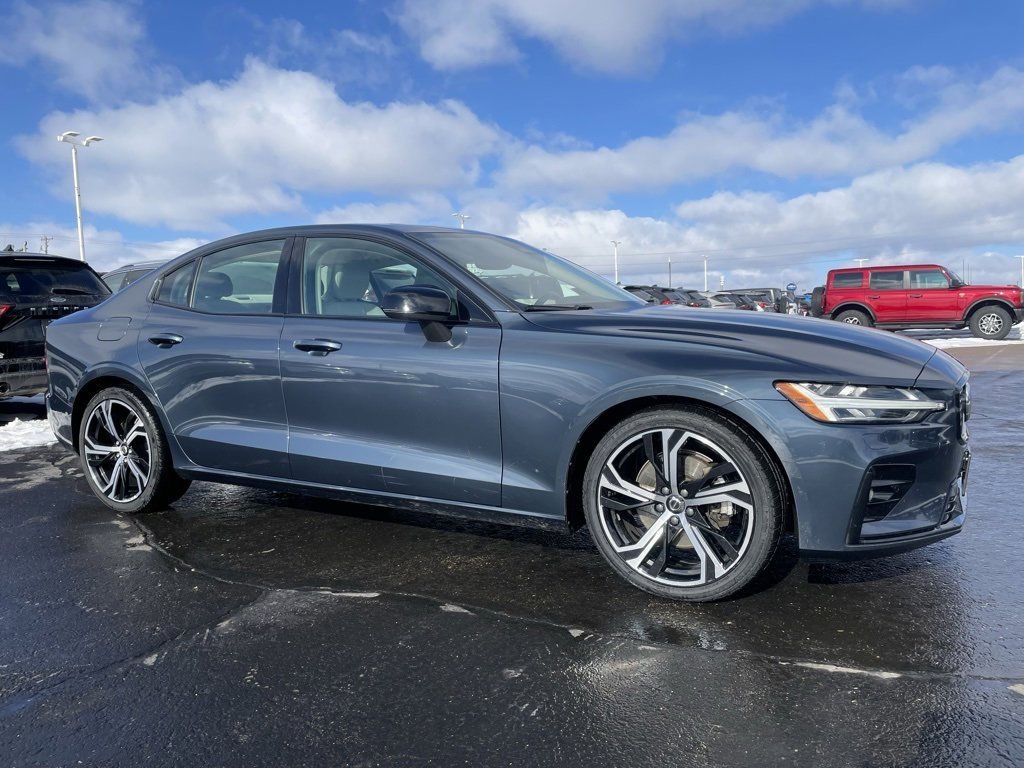 Used 2024 Volvo S60 B5 Core image 2