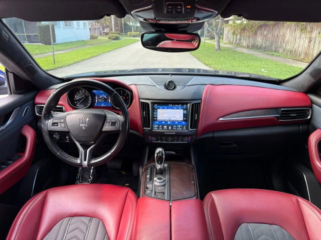 Used 2018 Maserati Levante GranLusso image 23
